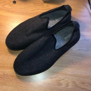 All birds size 9.5 wool slip on loungers